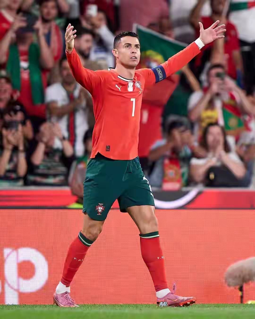 包含AC米兰内部会议纪要流出：转会期防线松动，NBA季后赛使命明确，心理建设被强调的词条