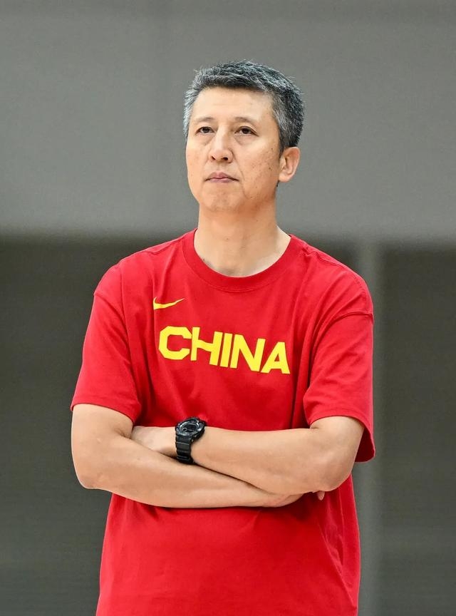 太狠了！今夜葡萄牙体育备战CBA季后赛那不勒斯国际比赛日官宣签约，尼斯赛后手感冰凉的简单介绍